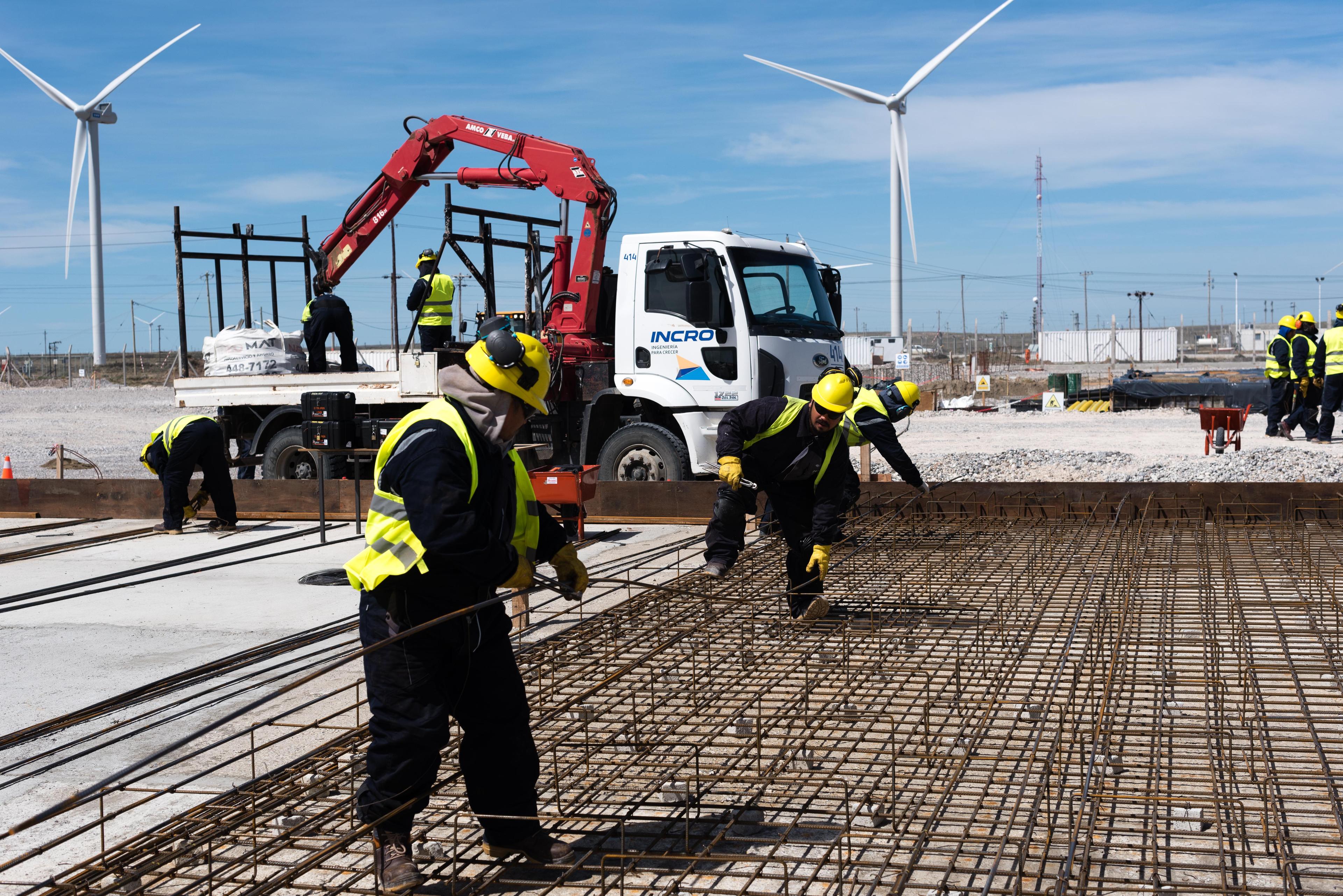 Men working image